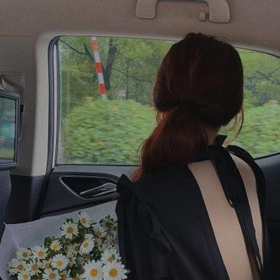 你是枕边穿堂风